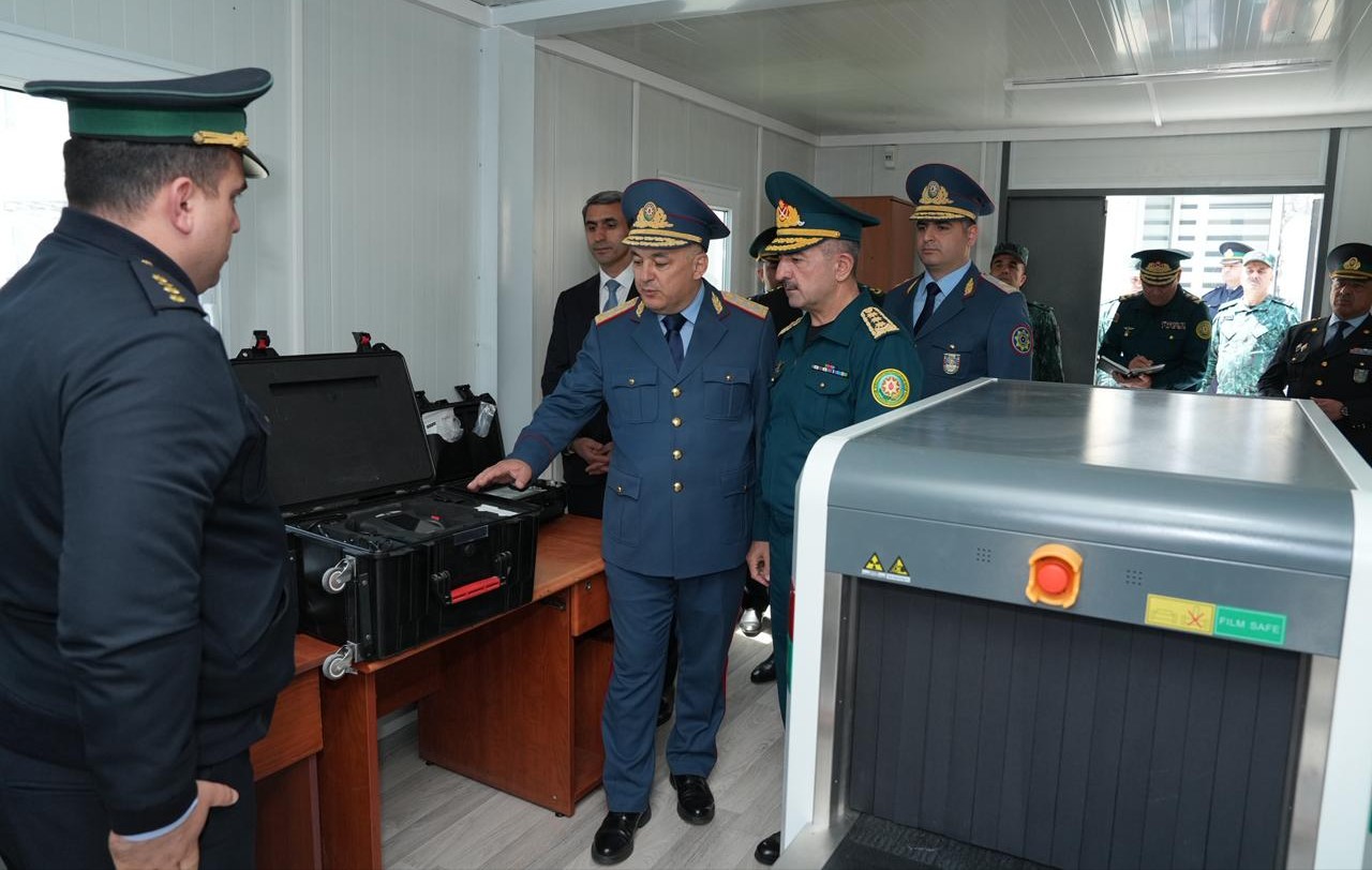 Dövlət qurumlarının rəhbərləri dəmiryolu və sərhəd-keçid məntəqələrində xidmətin təşkili ilə tanış olublar